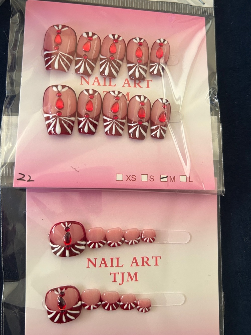 Red and White Floral Press-On Nail Set